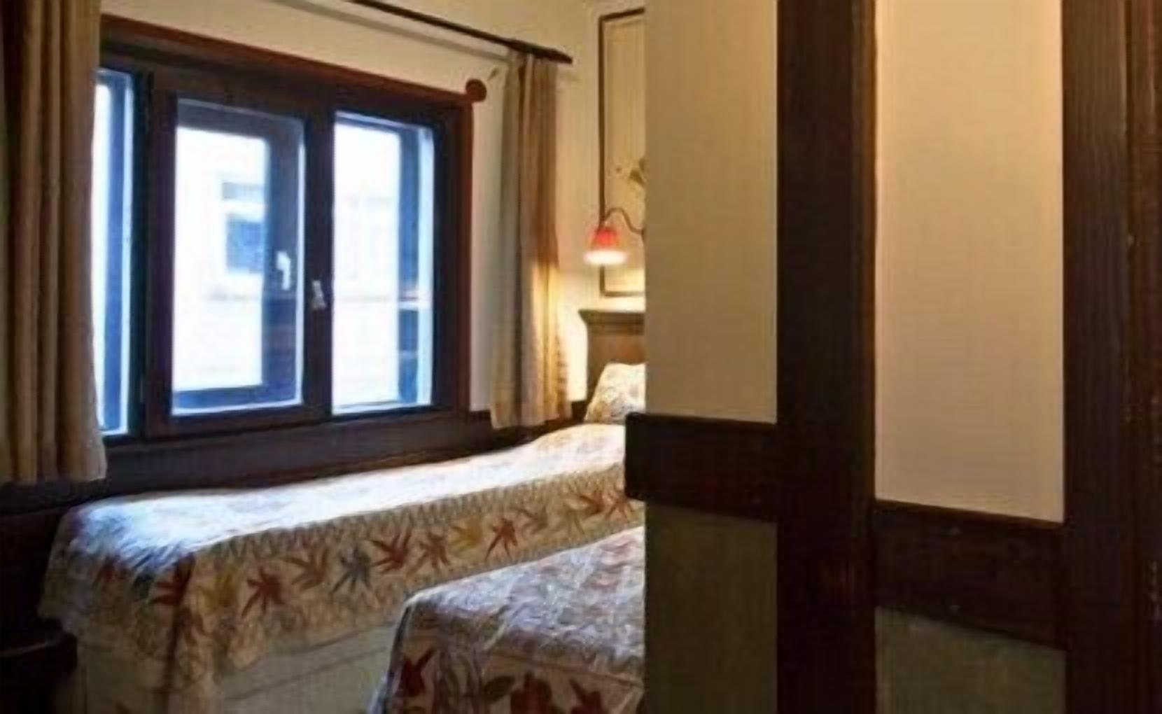 Otel Empress Zoe 2*