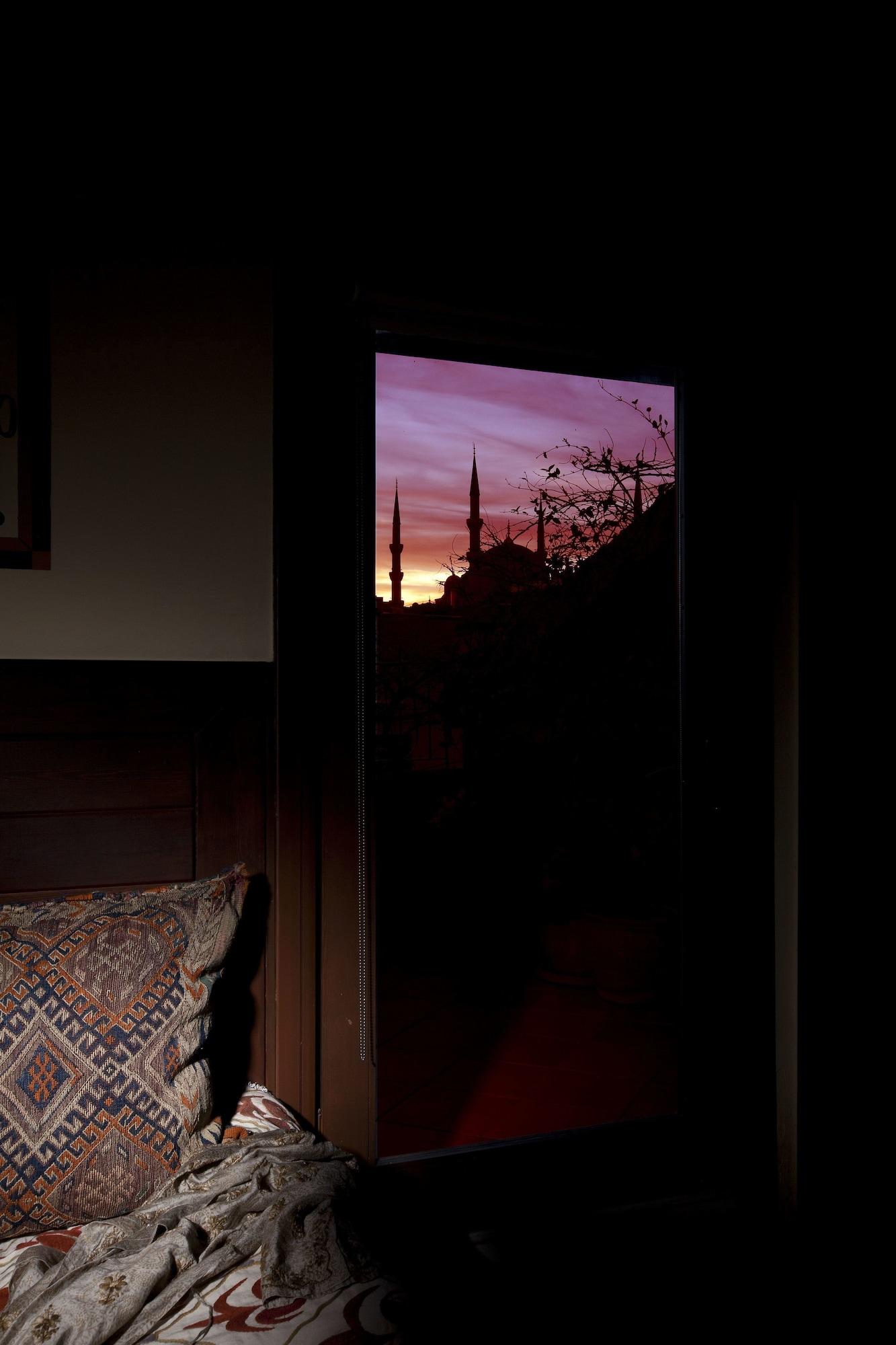 Empress Zoe Hotel 2*