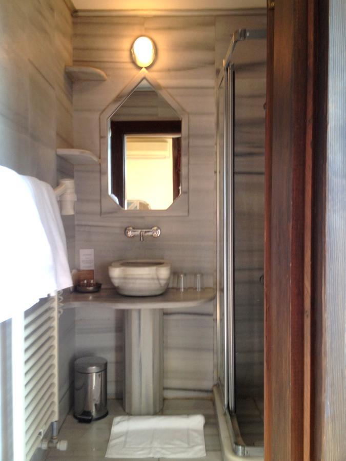 Empress Zoe Hotel 2*
