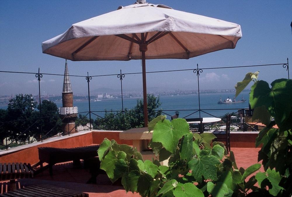 Empress Zoe Hotel 2*